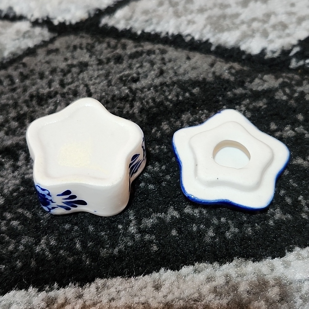 VINTAGE MINI DELFT BLUE HAND-PAINTED DUTCH HOLLAND CLOGS & WINDMILL TRINKETBOXES - Picture 4 of 14